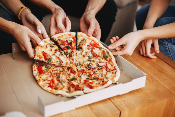 Top Pizza Delivery Trends Customers Love